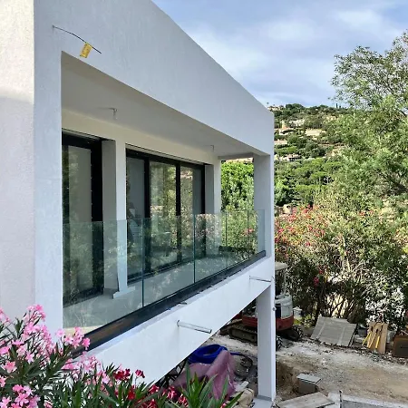 Maison Neuve Avec Piscine קבלייר-סור-מר